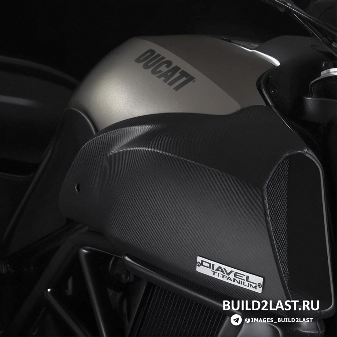 �������� Ducati Diavel Titanium 2015 �� ���� ���������� �������, �������������� ��� ������������ � ������������